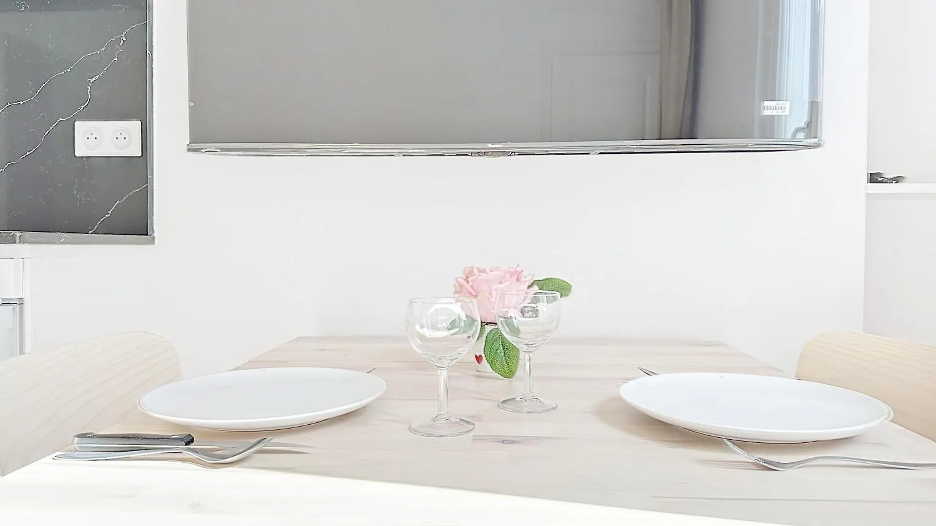 122 - Luxueux Pied-A-Terre Parisien Apartment  Paris